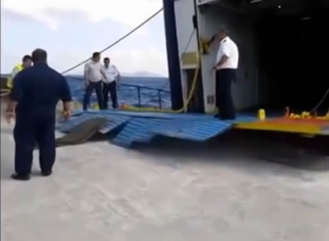 Extreme_Ferry_Car_Boarding