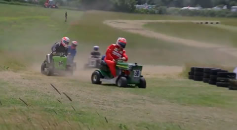 Lawnmower_racing_with_Kimi