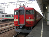 岩見沢駅ホームに停車中の始発列車