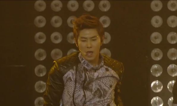 東方神起 ホミン パリコンサート Smtown Live World Tour In Paris Before U Go Tvxq ｊｙｊ Tvxq東方神起 動画 ブログ Pink No Zousan