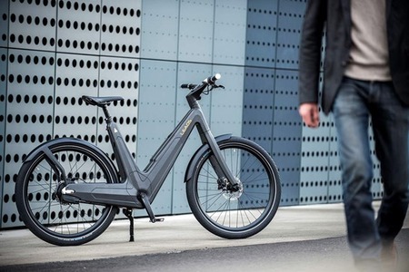 140331-Leaos-Carbon-Fiber-Urban-Electric-Bike-1-R