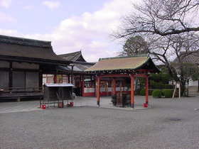 朝の東寺の風景