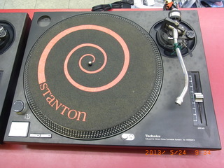 R1096077