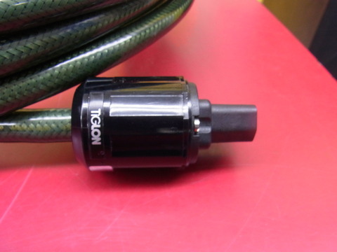R1124403