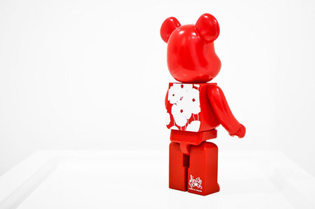 bearbrick-comme-des-garcons-jingle-flowers-3