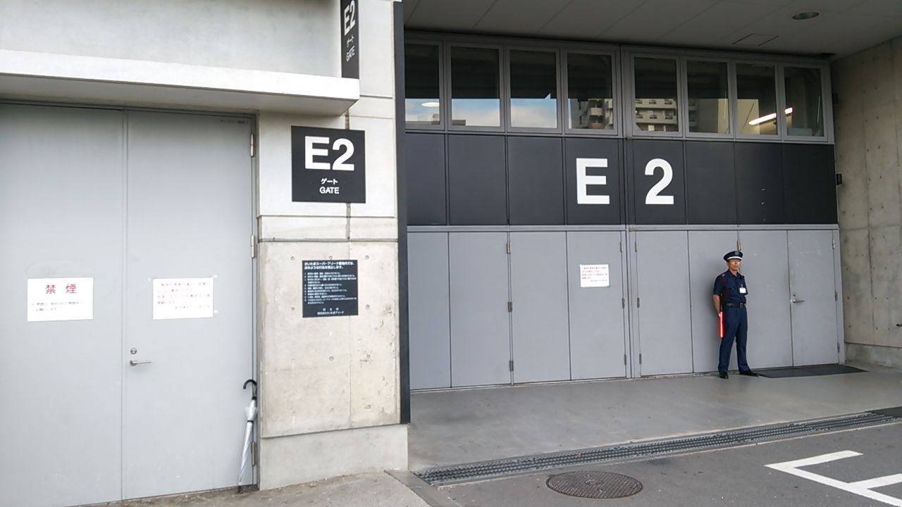 E2