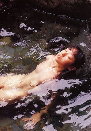 栗山千明　ヌード 栗山千明 入手困難なヌード映像一挙大公開！！ヌード写真集 神話少女～栗山千明～: 栗山千明 入手困難なヌード映像一挙大公開！！ヌード写真集 神話少女～ 栗山千明～
