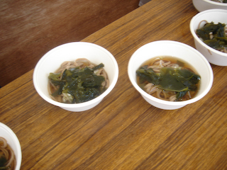 2009佐渡LR_ワカメそば