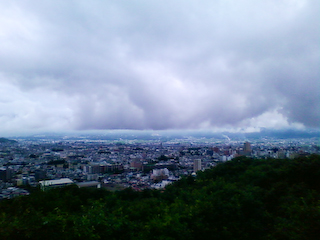 盃山からの雨雲