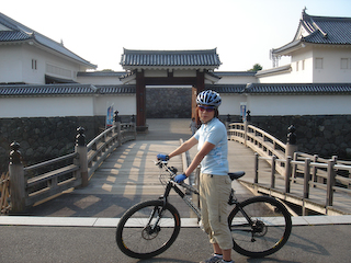 東大手門