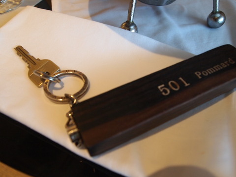 P9303701