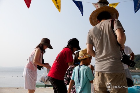 ウミガメ隊_ゴミ拾い_前浜_2013-08-14 07-52-34