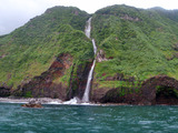 御蔵島の滝
