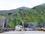 見送りの御蔵島の皆さん