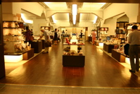 東京国立博物館ミュージアムショップリニューアル。巻子スタンド発見