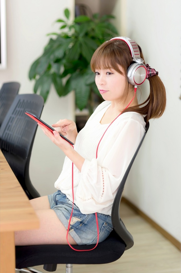 CSS85_ipadminiheadphone1292