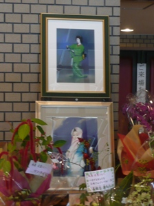 会場前展示