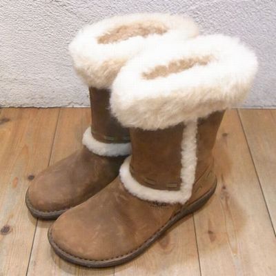 UGG