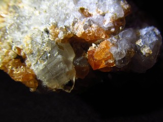 我が家の鉱物シリーズ No.130『三河地域の柘榴石』 : うらしーの適当日記