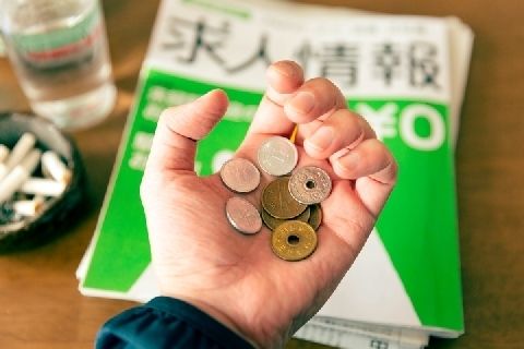 【貧困問題】生活保護の減額「国から死ねと言われている」