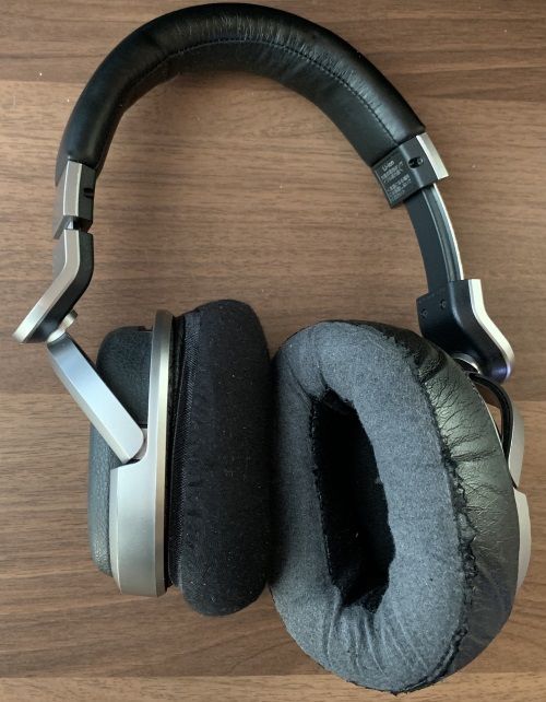 ヘッドフォン SONY MDR-HW700DS バッテリー・イヤーパッド交換 ヘッドフォン SONY MDR-HW700DS バッテリー・イヤーパッド交換
