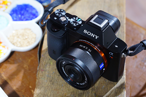 35mmフルサイズ ミラーレス一眼カメラ 「α7」・「α7R」 実機 35mmフルサイズ ミラーレス一眼カメラ 「α7」・「α7R」 実機
