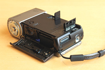世界最小・最軽量のハイビジョンカメラ「HDR-TG1」をレビュー 世界最小・最軽量のハイビジョンカメラ「HDR-TG1」をレビュー