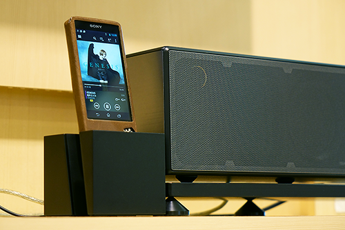 SRS-X9」「UDA-1」におすすめな、ハイレゾWALKMAN専用クレードル SRS-X9」「UDA-1」におすすめな、ハイレゾWALKMAN専用クレードル