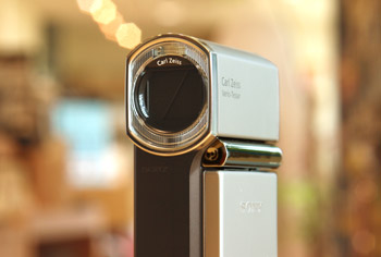 世界最小・最軽量のハイビジョンカメラ「HDR-TG1」をレビュー 世界最小・最軽量のハイビジョンカメラ「HDR-TG1」をレビュー