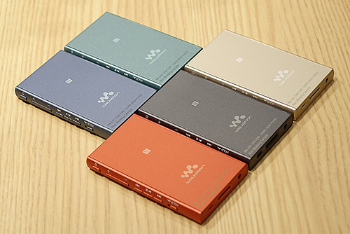 手軽にノイズキャンセリング&外音取り込みに対応した WALKMAN 手軽にノイズキャンセリング&外音取り込みに対応した WALKMAN
