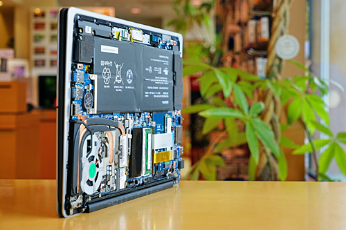今度は「VAIO Fit 15A」を分解。HDD・メモリ交換に役立つ分解 今度は「VAIO Fit 15A」を分解。HDD・メモリ交換に役立つ分解