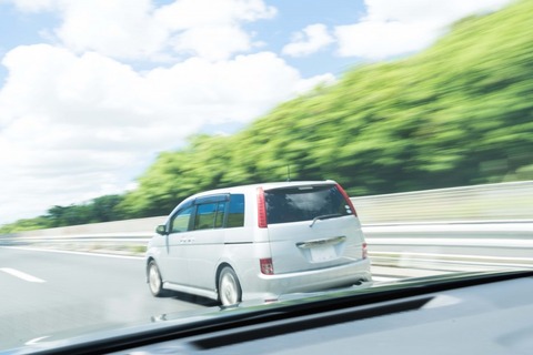 煽り運転されても無視