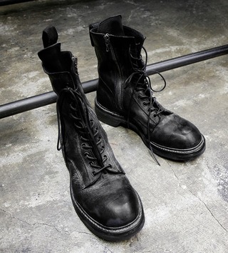 JULIUS オーバーレイイング コンバットブーツ JULIUS - サイドジップコンバットブーツ - SIDE ZIP COMBAT