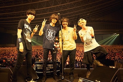 BUMP OF CHICKEN
