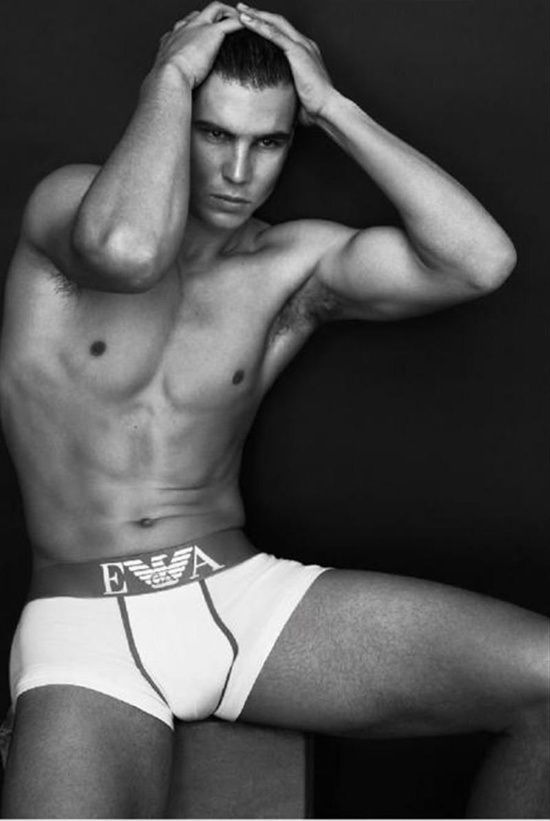rafael-nadal-armani-modeling-photos_0002_R