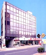 株式会社土屋家具店・市川本店