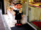 20050305-船橋市本町4・不二家・ペコちゃん-1700-DSC06037