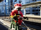 20051213-新橋駅・JR山手線外回り・しょんべん小僧-0940-DSC00611