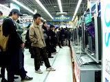 20050330-2017-東京都千代田区有楽町・ビックカメラ有楽町店・テレビ売り場・埼玉スタジアム・バーレーン対戦-DSC07656