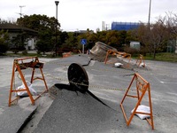20110424_浦安市高州_飛び出たマンホール_00062