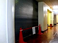 20151202_1000_横浜市立山王台小学校_シャッター事故_022