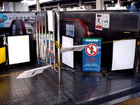 20110317_東日本大震災_節電_駅エスカレータ中止_1542_DSC07430