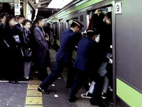 20110529_通勤ラッシュアワー_押し屋_122