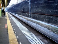 20160306_JR武蔵野線_船橋法典駅_ホームベンチ_1729_DSC08504