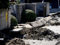 20110313_東日本大震災_袖ヶ浦団地_U字講_液状化_1143_DSC09579
