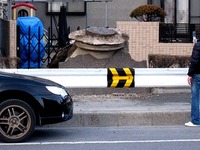 20110312_浦安市高州_飛び出たマンホール_1710_middle_1300042724T