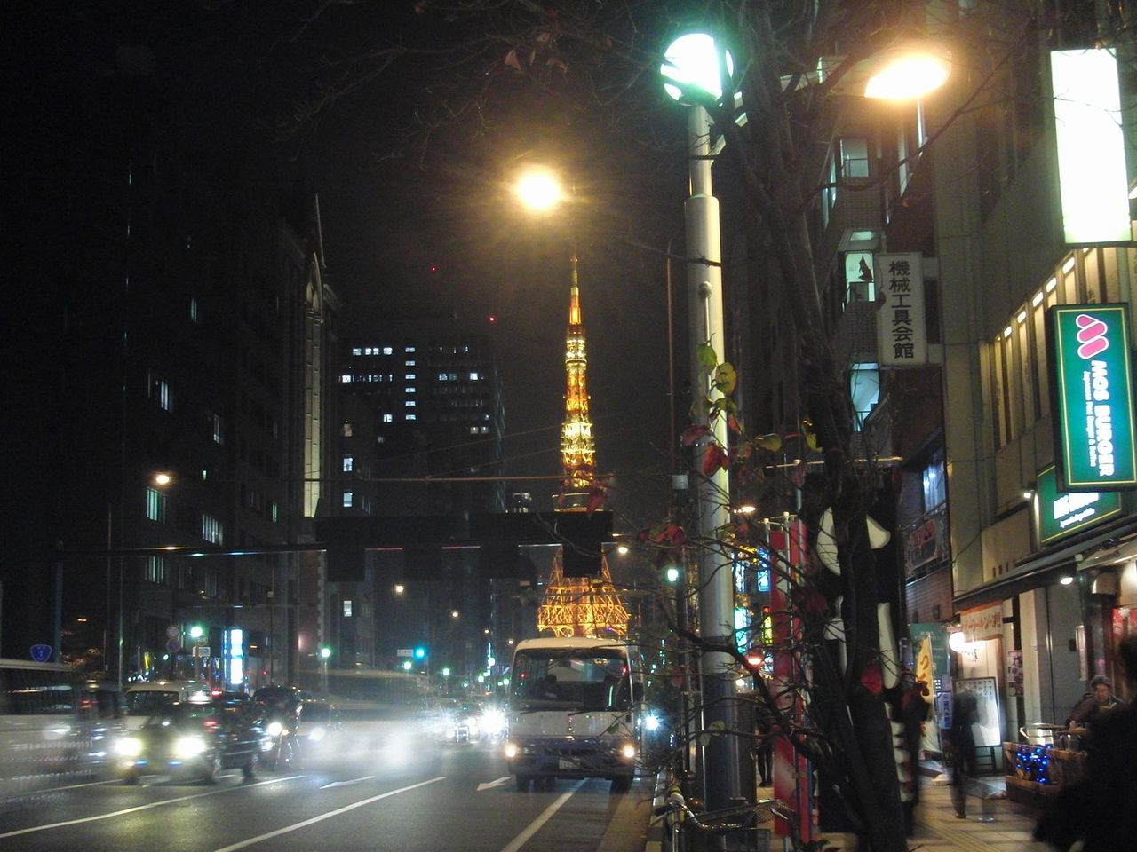 赤くててでっかいぜ東京タワー電飾ぴかぴかオシャレだね