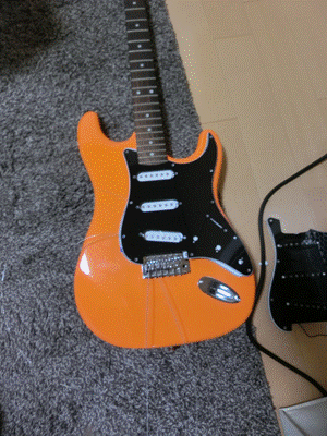 セルダー、ストラトキャスター、ミラーピックガード、エレキギター Amazon | Musiclily 11穴 SSS ストラトピックガードFender USA