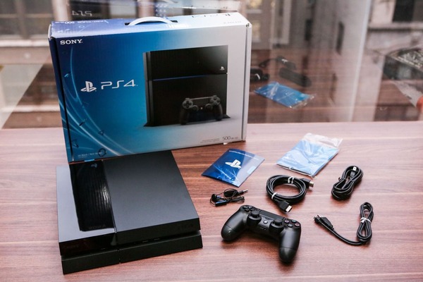Sony_PS4_35618167_01