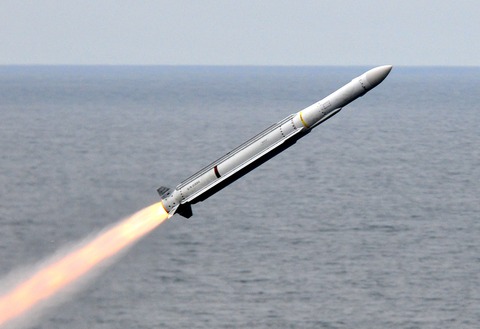 RIM-162_ESSM_launched_from_USS_Carl_Vinson